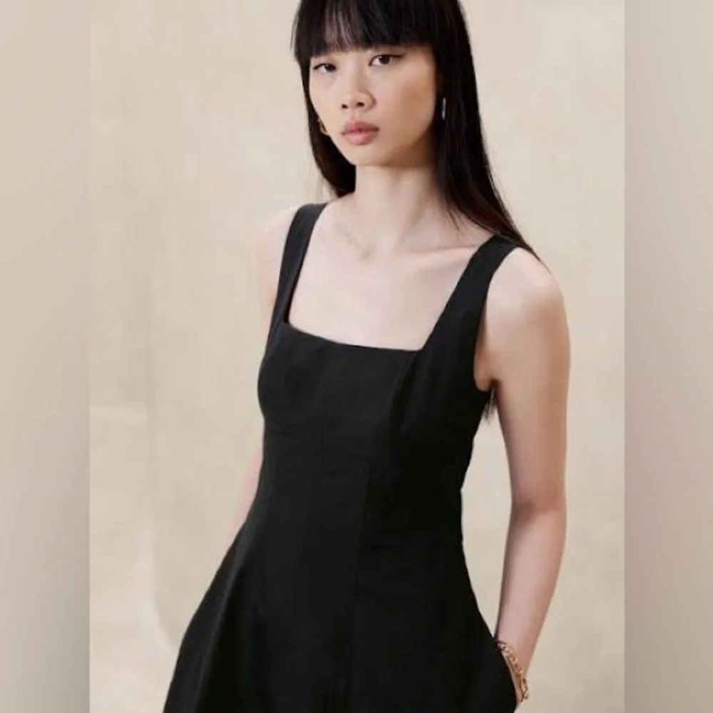 Banana Republic Midi Dress - Picture 2 of 6